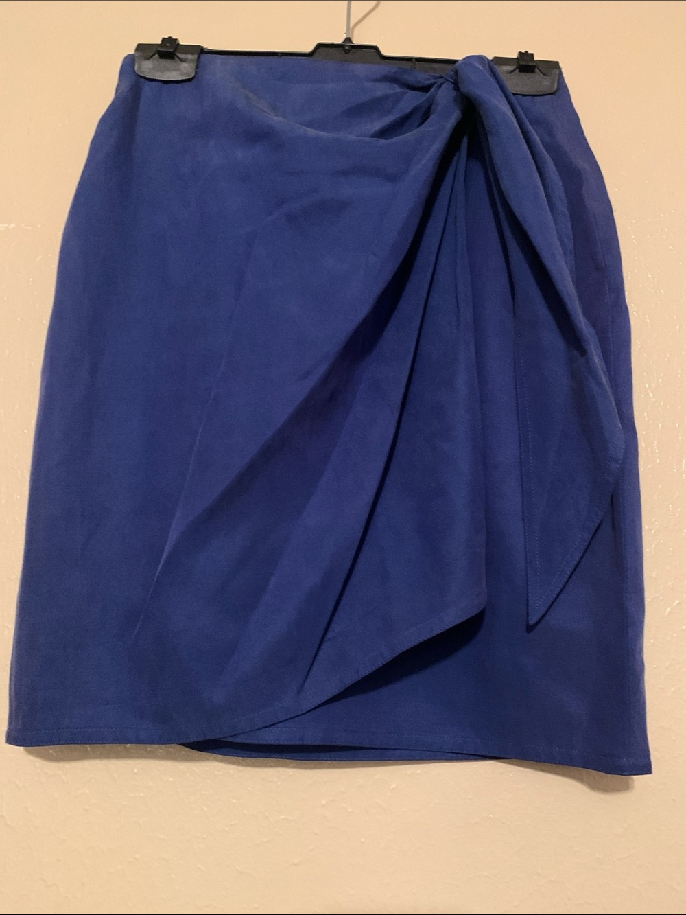 Vtg Womenโs Blue Tie-Front Mini Skirt (Size 6)